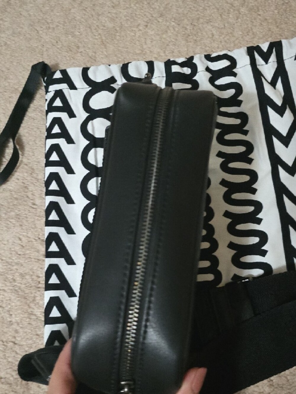 Authentic Original Marc Jacobs Black Leather Camera Logo Bag Dust Bag Included - Picture 6 of 7